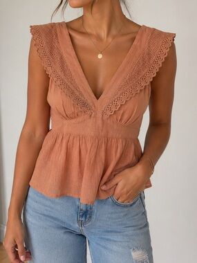 Old Navy Rust Lace-Trim V-Neck Peplum Camisole